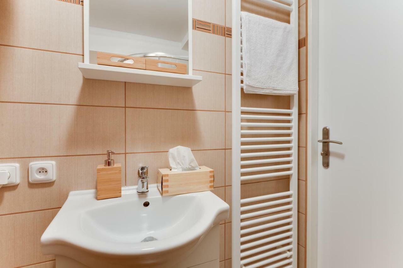 Apartmán Jt's Navrátilova Str. Praha
